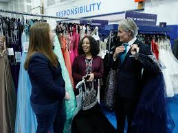 How to Deal With Prom Dress Shopping Anxiety When You’re Insecure About Your Body prom dresses shopping