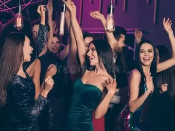 can you wear black dress to prom