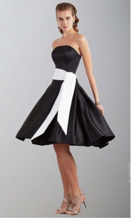 Classic Black Strapless Short Bridesmaid Dresses KSP342