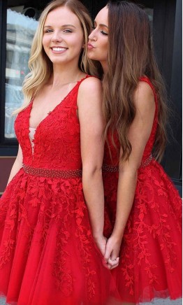 Appliqued Short V-neck Prom Graduation Dresses