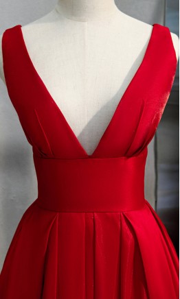 Deep V-neck Cinched Empire Long Red Prom Dresses